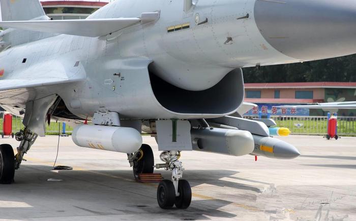 揭秘歼-10“猛龙”进化之路 从A到C型全维度解析，兼论航电与计算机系统集成之跃升